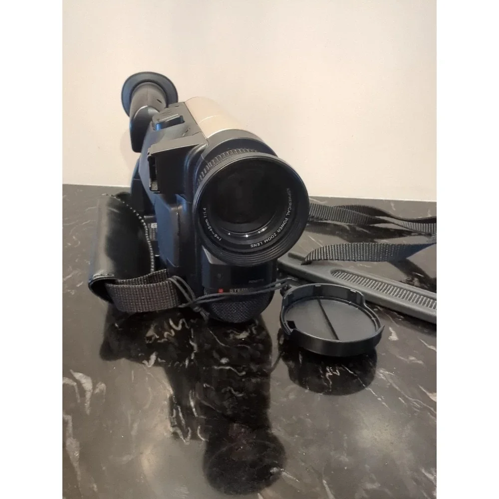 Hitachi VM-H38A Video 8 Hi8 Camcorder With Accessories. For Parts.